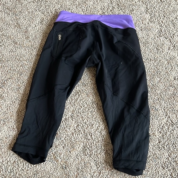 Black with purple lulu crops size 6 - Picture 3 of 3